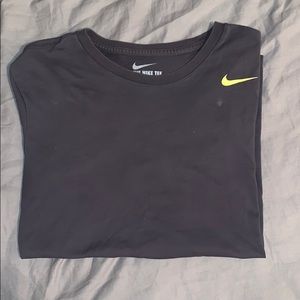Nike Dri-Fit T-Shirt - M